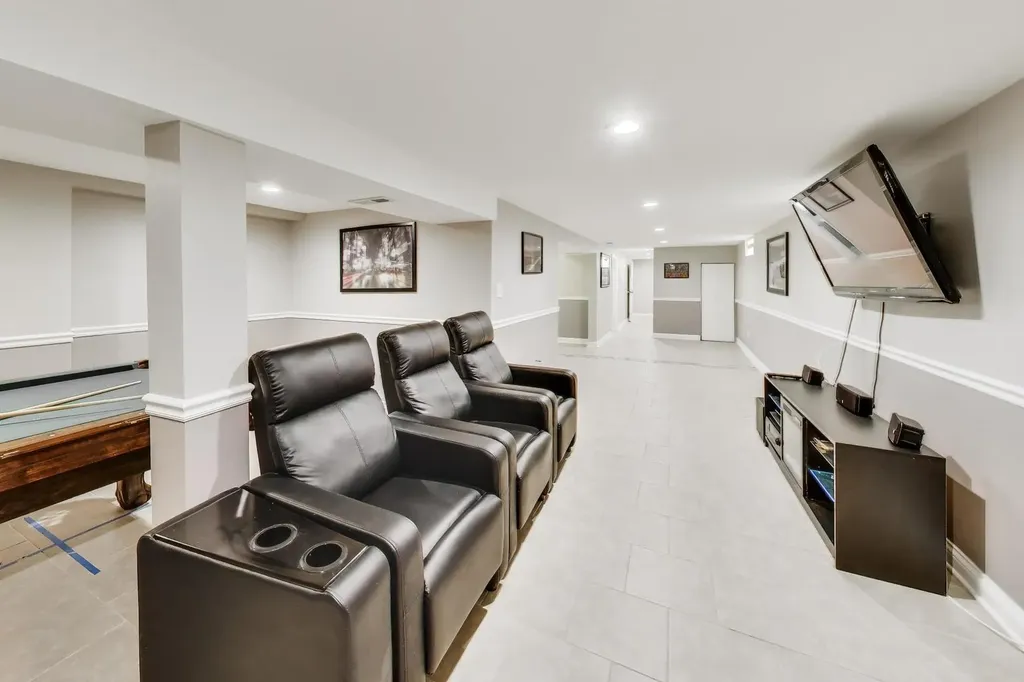 431 West 98th Street Chicago IL 60628