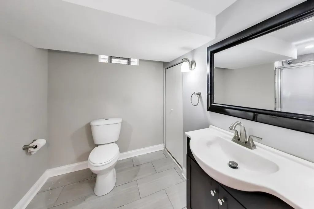 431 West 98th Street Chicago IL 60628