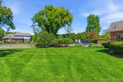 230 Persimmon Drive St. Charles IL 60174