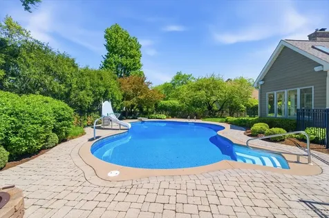230 Persimmon Drive St. Charles IL 60174
