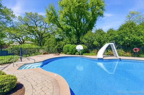 230 Persimmon Drive St. Charles IL 60174