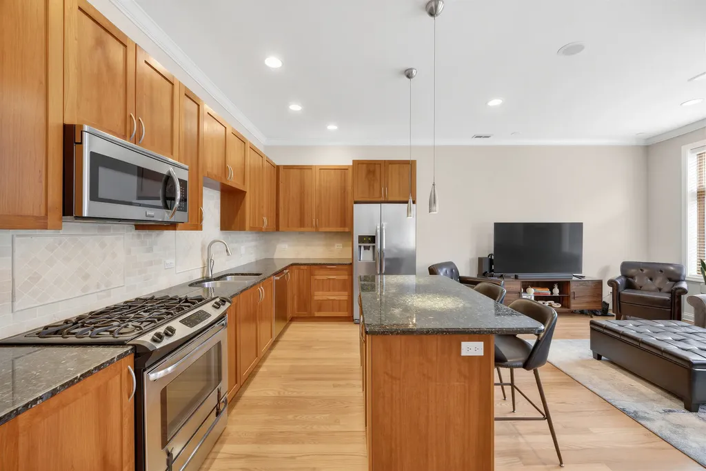2245 West North Avenue Chicago IL 60647