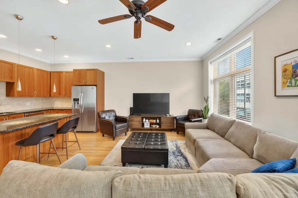 2245 West North Avenue Chicago IL 60647