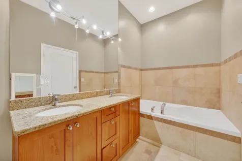 2245 West North Avenue Chicago IL 60647