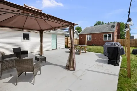 522 Pine Street Kewanee IL 61443