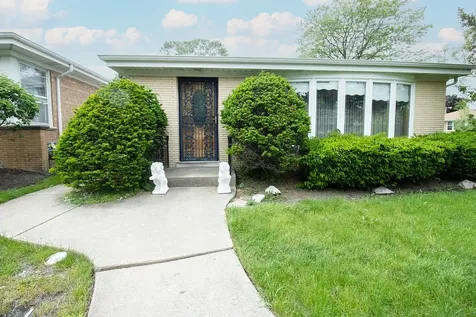 8662 North Merrill Street Niles IL 60714
