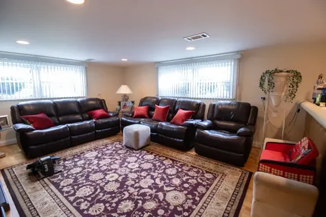 8662 North Merrill Street Niles IL 60714