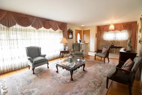 8662 North Merrill Street Niles IL 60714