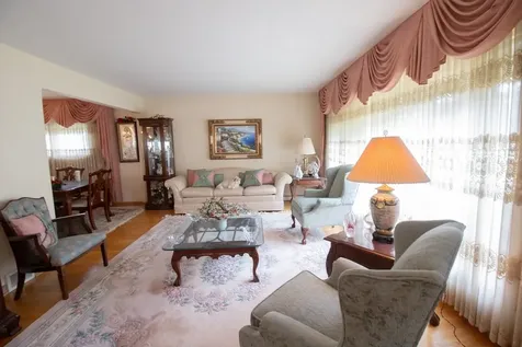 8662 North Merrill Street Niles IL 60714