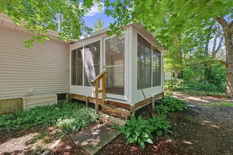 108 Brady Lane Urbana IL 61802