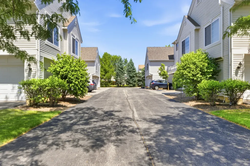 2378 Oakfield Court Aurora IL 60503