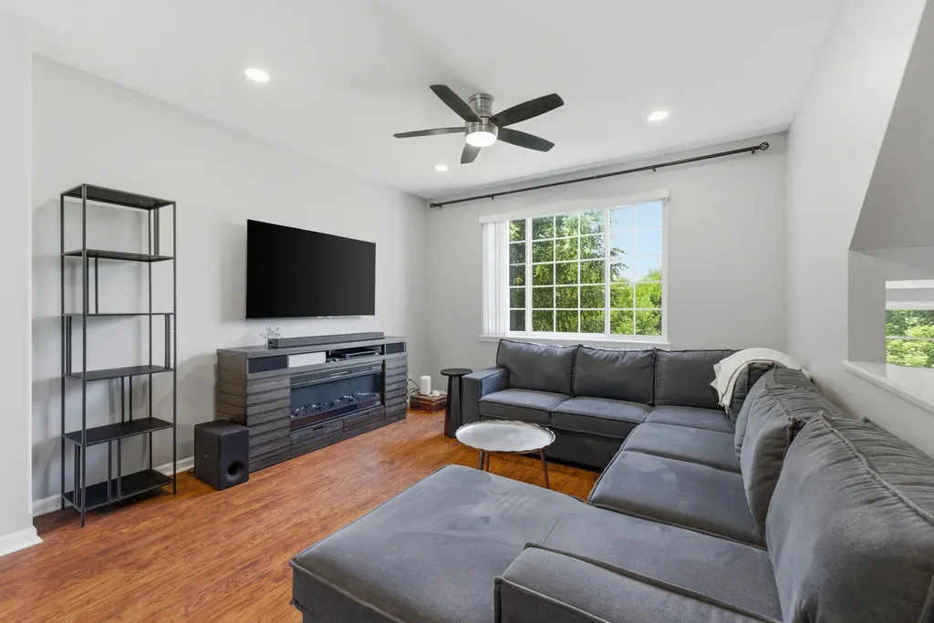 2378 Oakfield Court Aurora IL 60503
