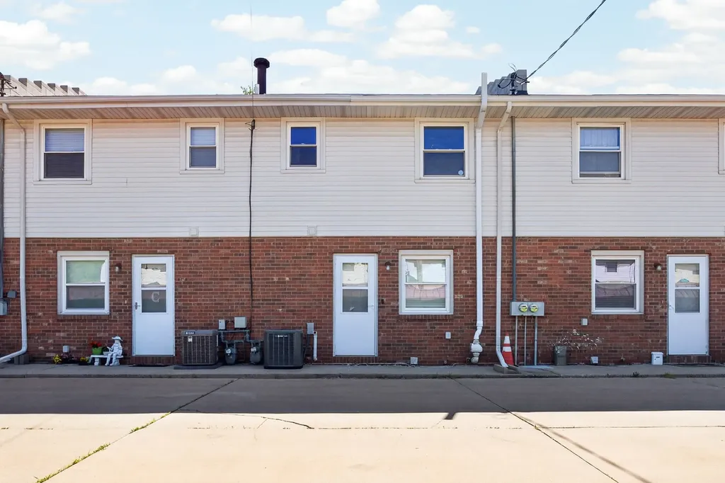 105 East Lincoln Street Normal IL 61761