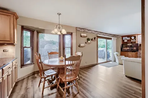 196 Constitution Drive Bloomingdale IL 60108