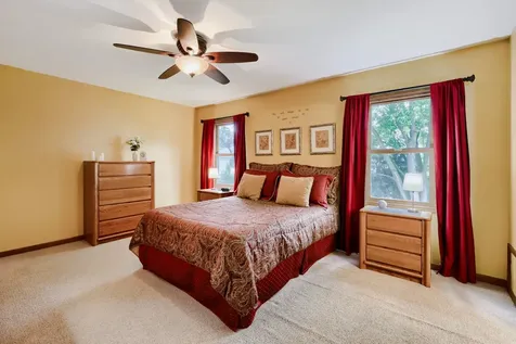196 Constitution Drive Bloomingdale IL 60108