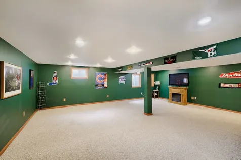 196 Constitution Drive Bloomingdale IL 60108