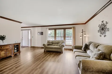196 Constitution Drive Bloomingdale IL 60108