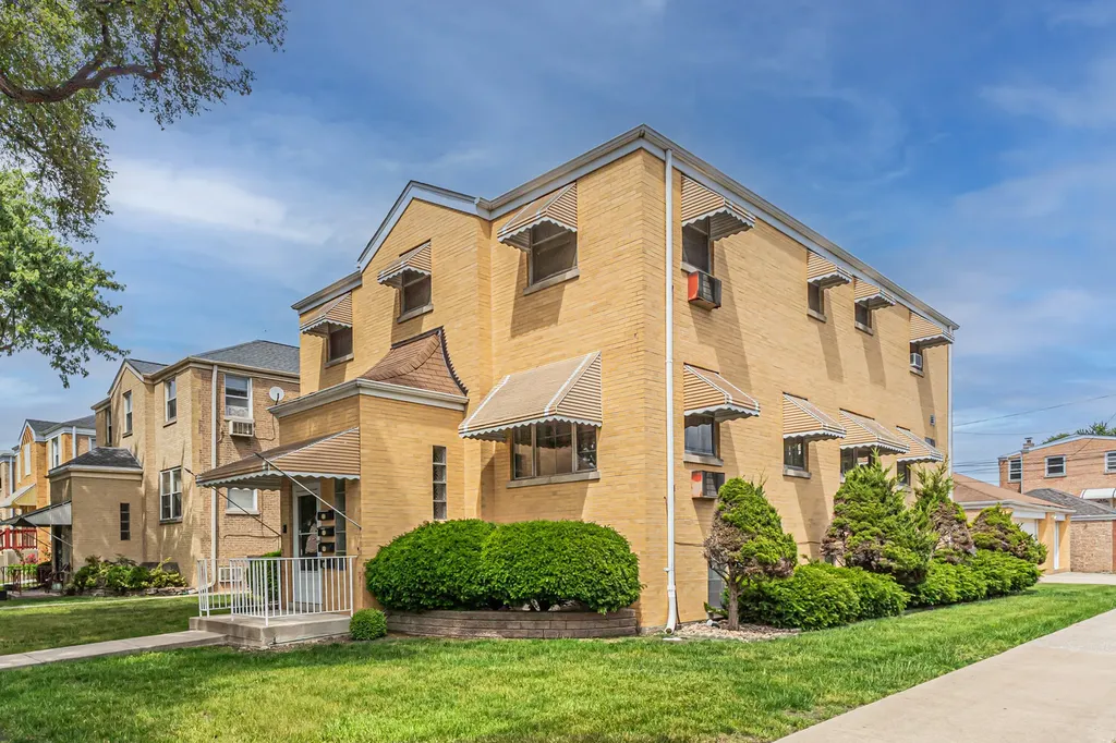 2001 North 73rd Court Elmwood Park IL 60707