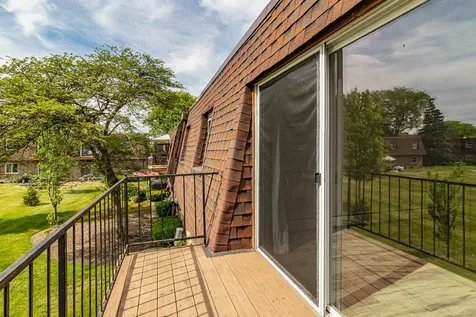 715 Grove Drive Buffalo Grove IL 60089