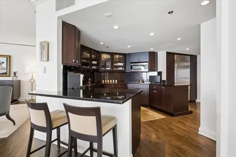 950 North Michigan Avenue Chicago IL 60611