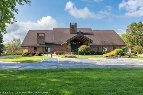 77 Lake Hinsdale Drive Willowbrook IL 60527