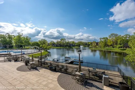 77 Lake Hinsdale Drive Willowbrook IL 60527