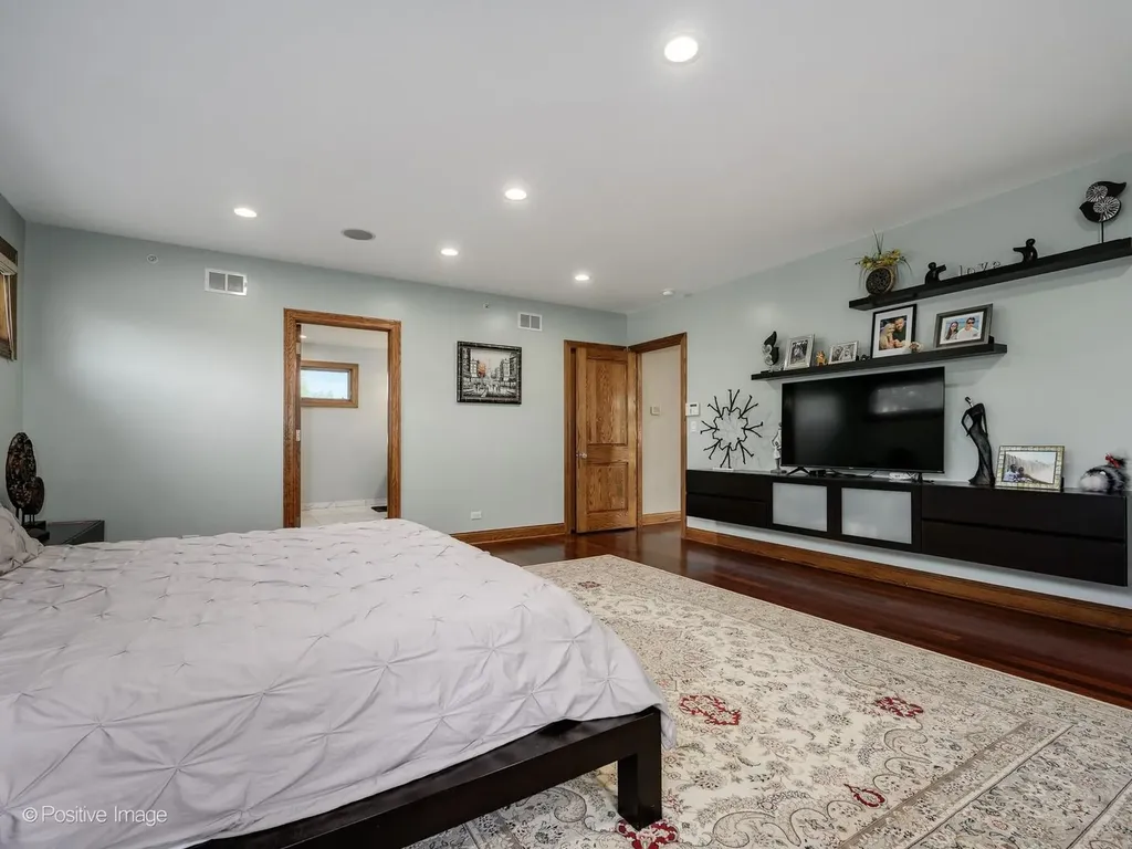 5125 Lunt Avenue Skokie IL 60077