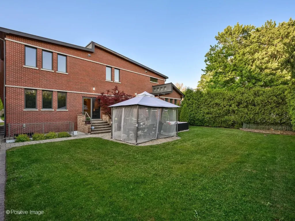 5125 Lunt Avenue Skokie IL 60077