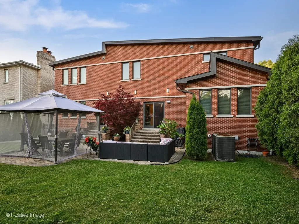 5125 Lunt Avenue Skokie IL 60077