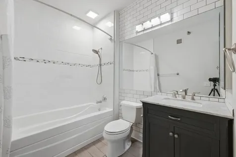 33 West Ontario Street Chicago IL 60654
