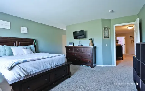 60 Arden Lane Round Lake IL 60073