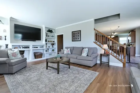 60 Arden Lane Round Lake IL 60073