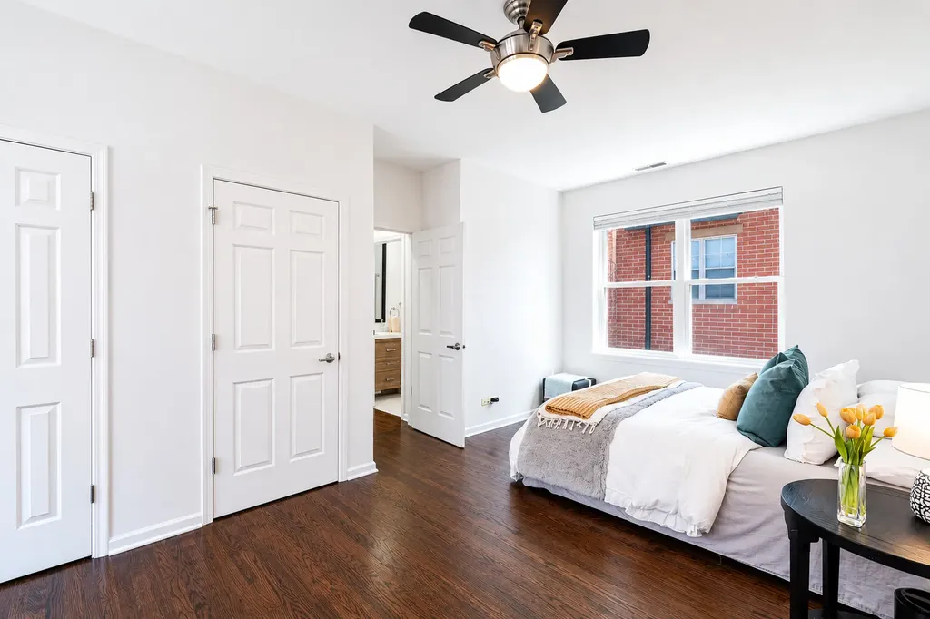 715 West Eastman Street Chicago IL 60610