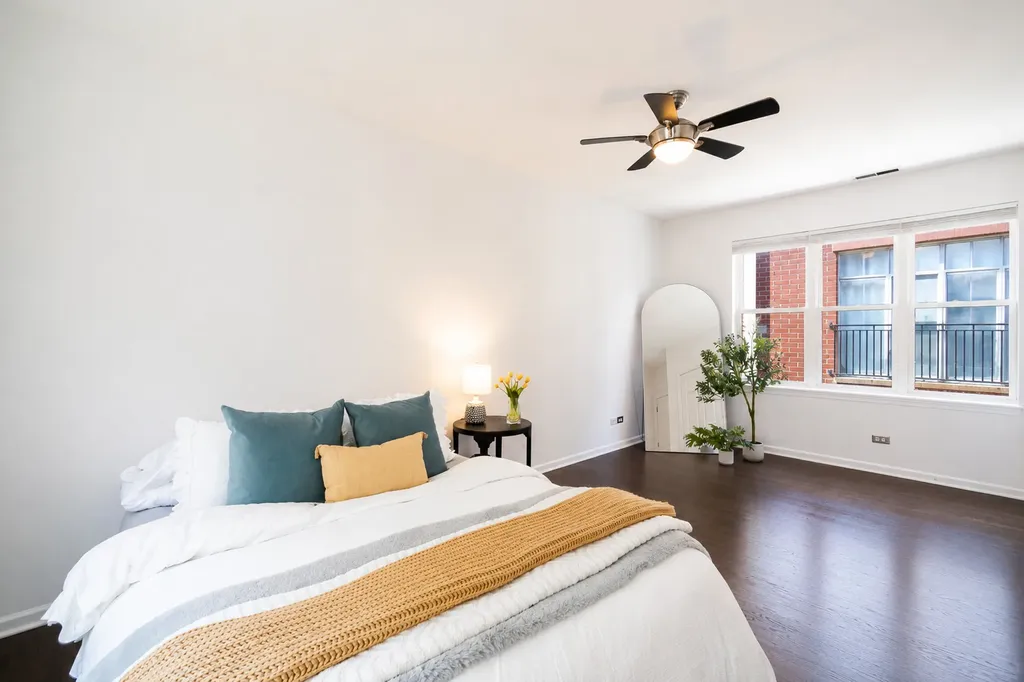 715 West Eastman Street Chicago IL 60610