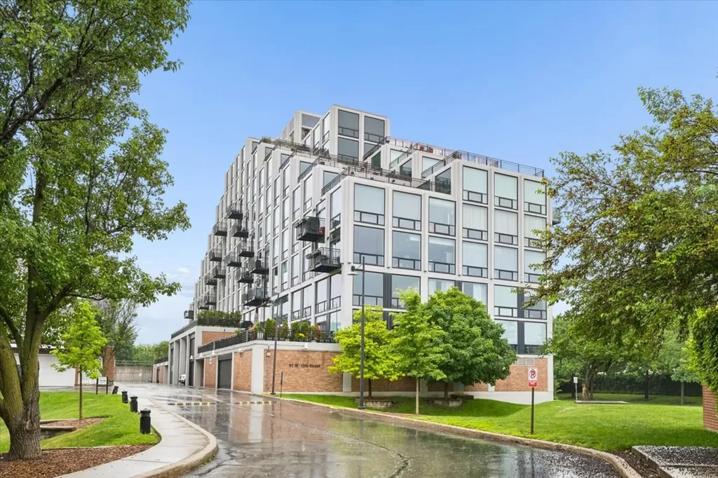61 West 15th Street Chicago IL 60605