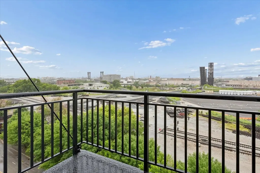 61 West 15th Street Chicago IL 60605
