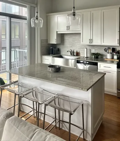 3 North Aberdeen Street Chicago IL 60607