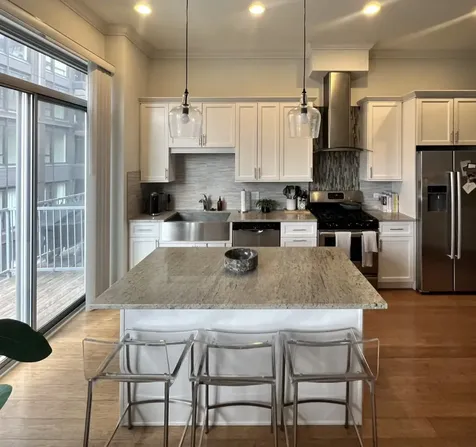 3 North Aberdeen Street Chicago IL 60607