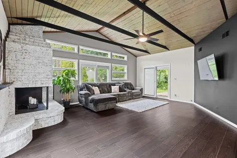 380 Pleasant Street Hoffman Estates IL 60169