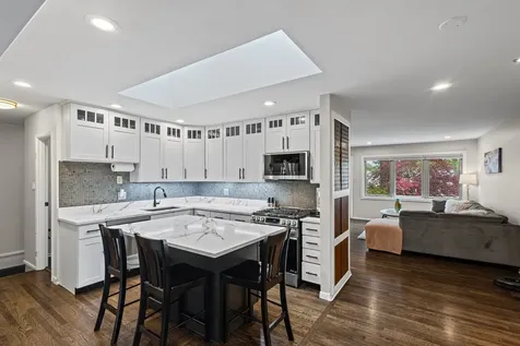 380 Pleasant Street Hoffman Estates IL 60169