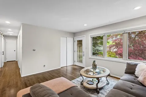 380 Pleasant Street Hoffman Estates IL 60169