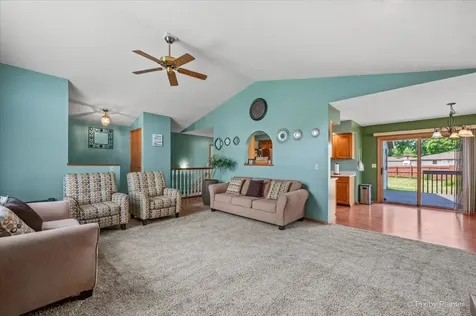 811 Arnold Avenue Rockford IL 61108