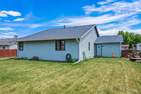 811 Arnold Avenue Rockford IL 61108