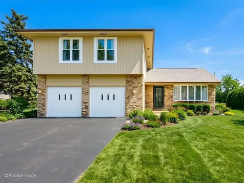 887 Braintree Lane Bartlett IL 60103