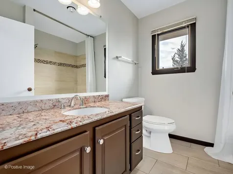 887 Braintree Lane Bartlett IL 60103