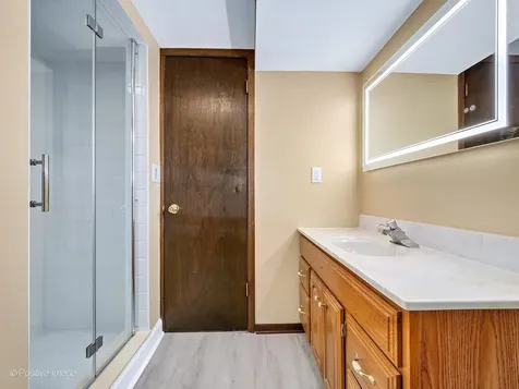 887 Braintree Lane Bartlett IL 60103