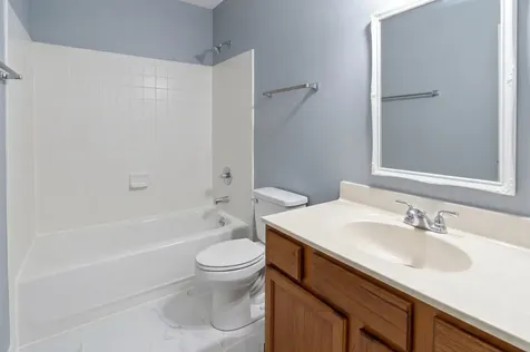 1017 9TH Street Harvard IL 60033
