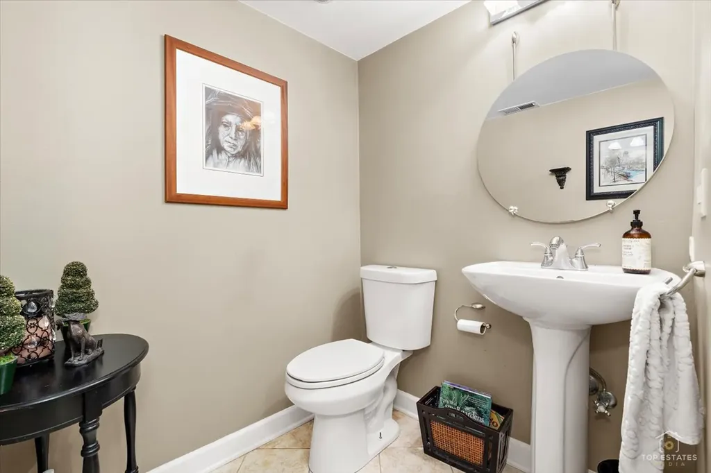 4 Waterbury Court Lake Zurich IL 60047