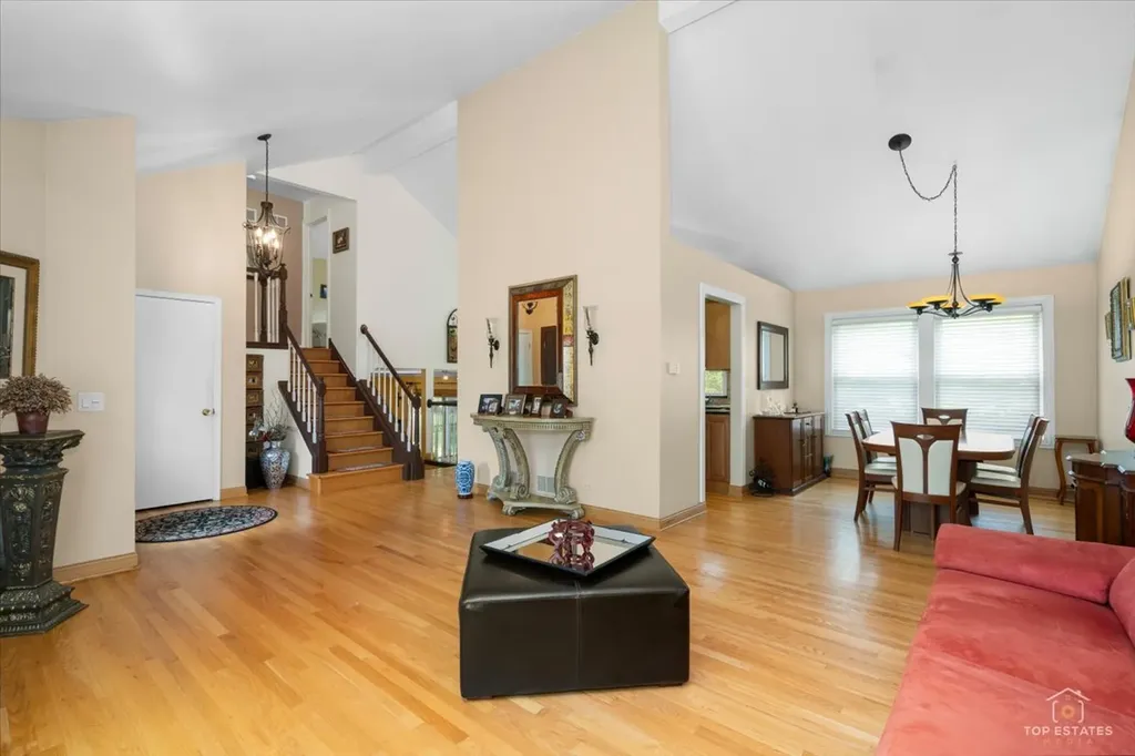 4 Waterbury Court Lake Zurich IL 60047
