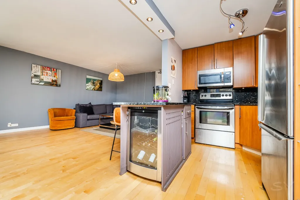 1339 North Dearborn Street Chicago IL 60610